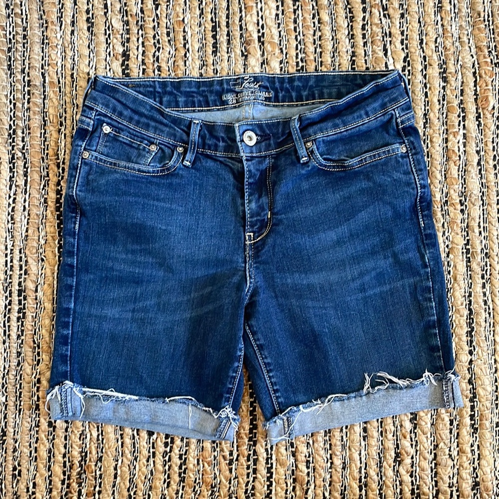Levi’s dark toned shorts size 4 Juniors